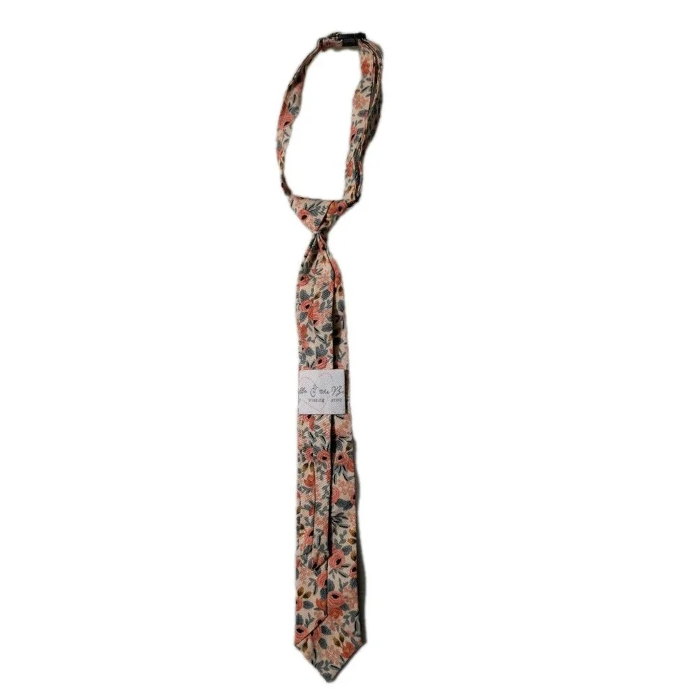 The Belle and The Beau - Kids Tie Size 5 - Rosa in Peach | Clip On